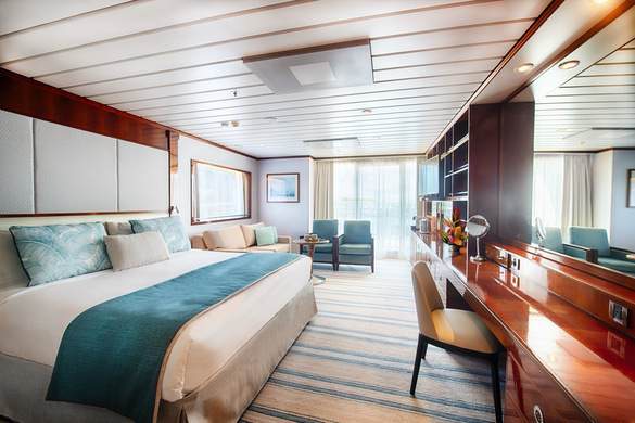 Paul Gauguin Cruises MS Paul Gauguin Grand Suite 1 ©Paul Gauguin Cruises.jpg